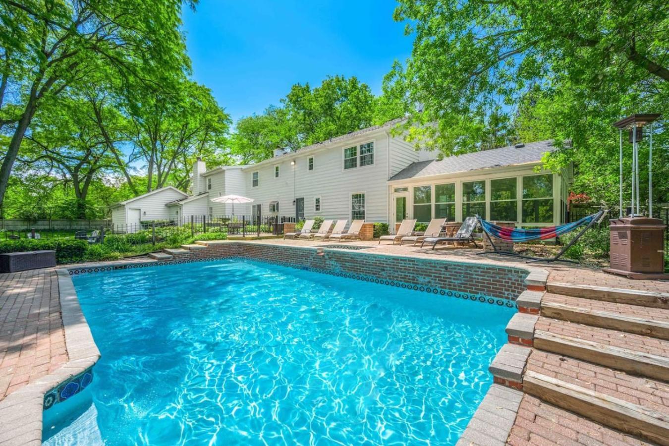 Glen Ellyn Spacious, Luxury Renovated Home With 4 Kings, Firepit מראה חיצוני תמונה